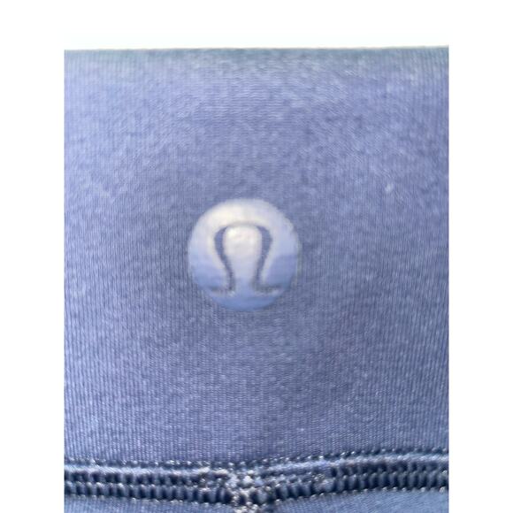Lululemon.  Size 6 ladies . Navy cropped capris. Excellent condition, - Picture 2 of 6